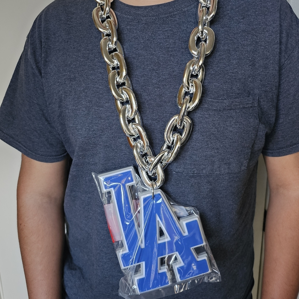 LOS ANGELES DODGERS BALLER CHAIN 18INCH WITH 7inch Length by 5inchwide Foam Logo - Picture 1 of 2